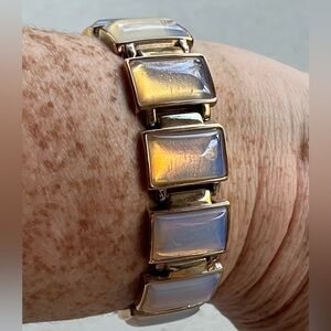 ✨ Vintage-Style Gold Tone Link Bracelet with Iridescent Panels ✨